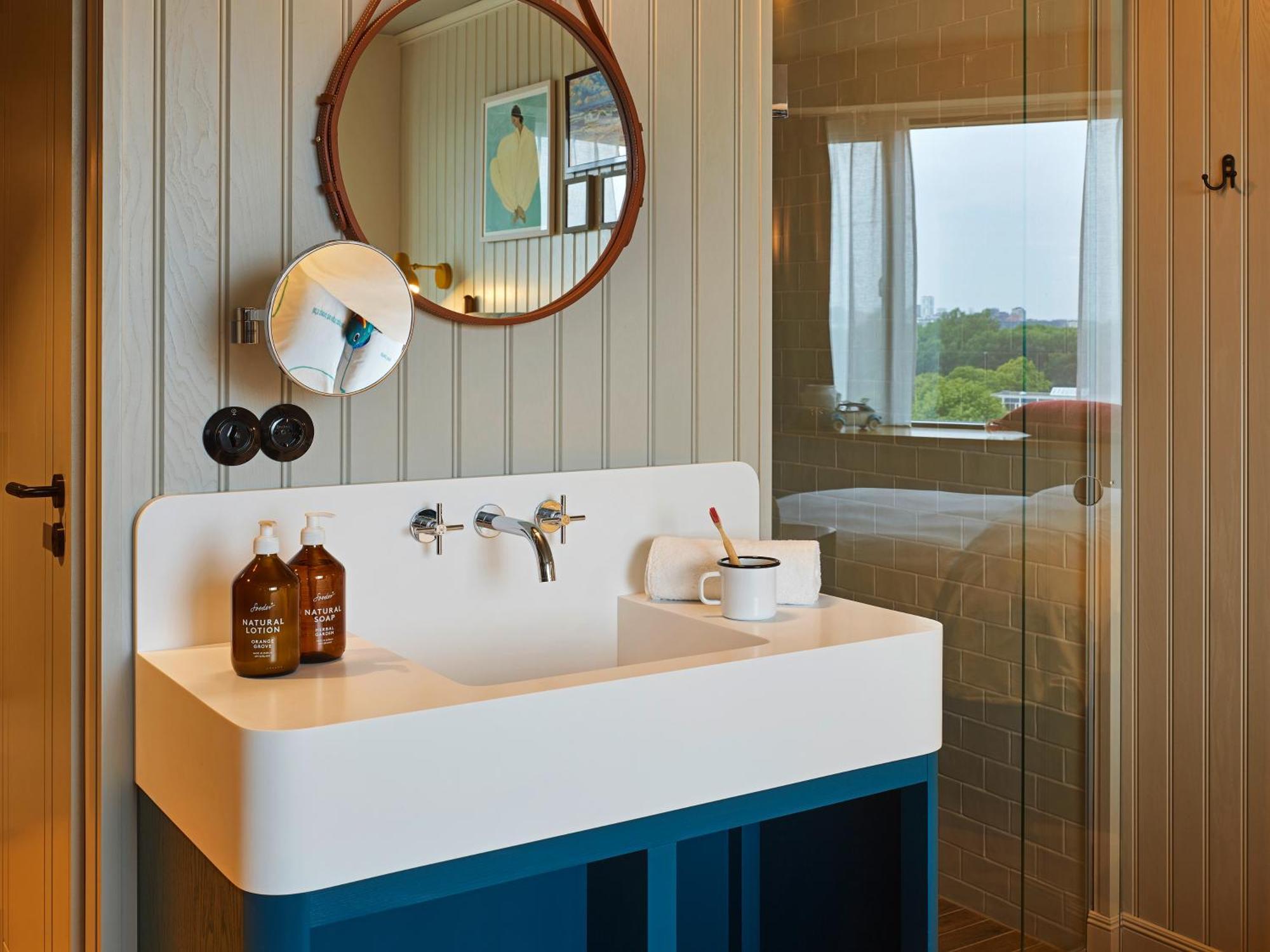 Hotell 25hours Paper Island 4*